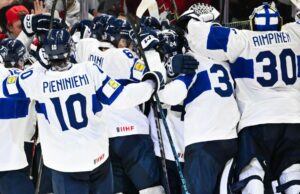 Estados Unidos sufre la primera derrota en el campeonato mundial de hockey juvenil