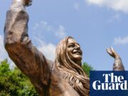 'Hay tantas historias locas': la búsqueda de todas las estatuas deportivas del mundo | Deporte