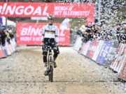 Fem van Empel logra una victoria en solitario mientras Marianne Vos persigue el quinto lugar en la brutalmente fría Copa del Mundo de Besançon