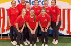 Los Tennessee Hoedowners actúan durante el medio tiempo en el Alamo Bowl | Arte y entretenimiento