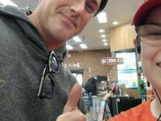 Taylor Kinney se detiene en la tienda Sheetz en el condado de Lancaster | Entretenimiento