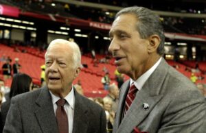 El mundo del deporte reacciona ante la muerte del presidente Jimmy Carter, con Arthur M. Blank, MLB y más rindiendo homenaje