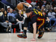 Larry Nance Jr. de los Hawks estará fuera indefinidamente y se someterá a una cirugía en la mano
