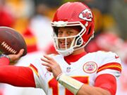 Los Chiefs planean dar descanso a titulares clave en la Semana 18 con el puesto número 1 asegurado, lo que lleva a un despido sin precedentes