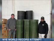 Un récord mundial de fuegos artificiales intenta iluminar los cielos de Dakota del Norte en la víspera de Año Nuevo