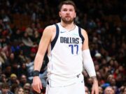 El FBI advierte a las ligas deportivas sobre organizaciones criminales que atacan las casas de los atletas para realizar robos