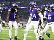 Vikings lideran a Packers 13-3 al medio tiempo
