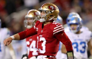 Brock Purdy tiene lesión en el codo derecho y se someterá a una resonancia magnética