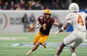 El mundo del fútbol universitario asombrado por la monstruosa actuación de Cam Skattebo en el Peach Bowl