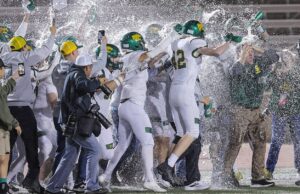 Vea las mejores fotografías de deportes de la escuela secundaria de diciembre con la tecnología de SBLive Photographers