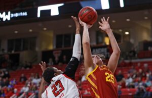 La ex Volusia-Flagler HSSA POY Khadija Faye ayuda a Pitt a empatar el récord de la NCAA