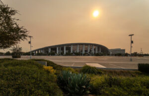 Incendios forestales en Los Ángeles: los Cardinals proporcionan aviones para los jugadores, el personal, las familias y las mascotas de los Rams antes del traslado del juego de comodines
