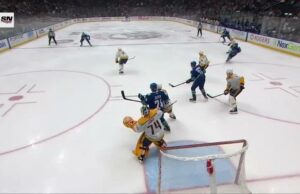 NSH@VAN: Saros con una gran salvada ante Conor Garland