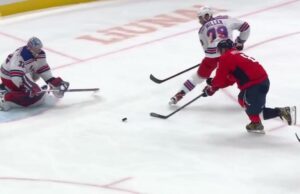 Alex Ovechkin con un gol contra los New York Rangers