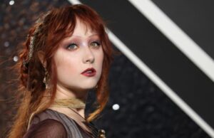 Chappell Roan dice que “tendría más éxito si llevara bozal”