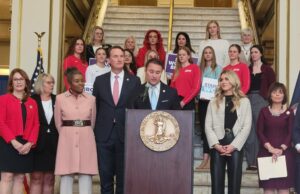 Youngkin y legisladores republicanos presionan para que se prohíban los deportes transgénero • Virginia Mercury