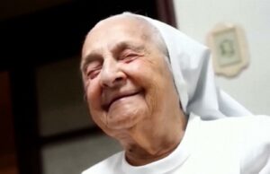 Monja brasileña es nombrada la persona viva más vieja del mundo con 116 años
