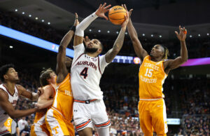 Encuesta de AP de baloncesto masculino: los poderes de regreso de Johni Broome Auburn más allá de Tennessee para mantener el puesto número 1