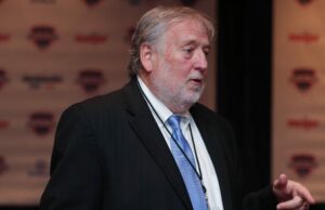 El periodista deportivo de Free Press, Mick McCabe, gana el premio deportivo de Michigan