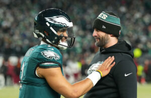 El entrenador de los Eagles, Nick Sirianni, juega el comentario de QB Jalen Hurts '' Straitjacket 'antes del Super Bowl