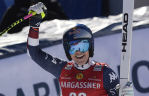 Lindsey Vonn impresiona esquiando hasta el sexto lugar en su primera carrera de descenso de la Copa del Mundo desde 2019