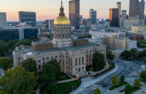 La ayuda por huracanes y las niñas transgénero en los deportes encabezan la agenda de la Legislatura de Georgia