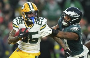 Packers-Eagles tiene un comienzo salvaje, con una enorme controversia sobre la recuperación de golpes y balones sueltos