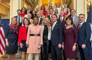 Los legisladores de Virawmakeginia impulsan una Ley de deportes femeninos en medio del debate sobre los atletas transgénero