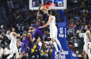 ¿LeBron James acaba de realizar la mejor volcada de su carrera a los 40 años?