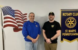 St. Marys Rotary se entera de Fox's Pizza Den
