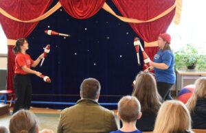 Grupo trae lecciones de circo a la biblioteca de Brunswick | Arte y entretenimiento