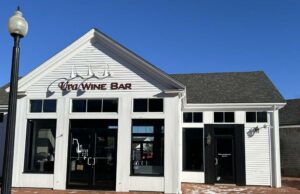 La junta directiva de Mashpee Select aprueba la licencia de entretenimiento de Uva Wine Bar | Noticias de Mashpee