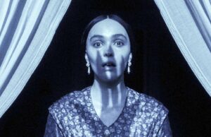 'Nosferatu' sumerge a los espectadores en terrores góticos acordes con sus orígenes