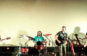 ENTRETENIMIENTO DESTACADO: Nueva banda traerá 'dad rock' a Dewain's Place