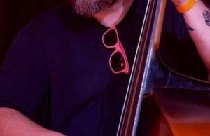 ENTRETENIMIENTO DESTACADO: Bajista del área haciendo música con la gente adecuada | Noticias