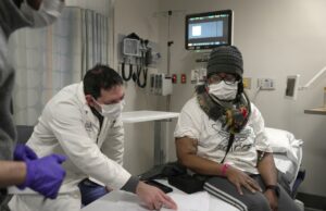 La única persona en el mundo con un órgano porcino funcional está prosperando después de dos meses récord