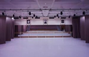 La mejor escuela de ballet de Gran Bretaña establece la demanda de vergüenza de la verificación del cuerpo con ex alumno