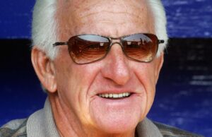 Bob Uecker tocó una vez la tuba en los jardines durante la Serie Mundial de 1964.