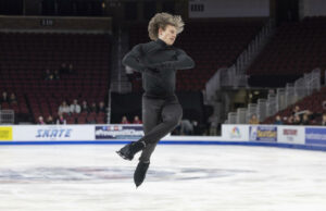 La campeona mundial Ilia Malinin aterriza 6 saltos cuádruples, cruceros hasta su tercer título consecutivo