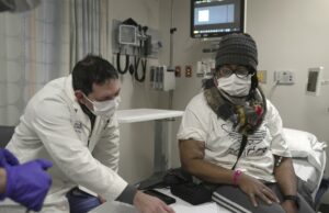 La única persona en el mundo con un órgano porcino funcional está prosperando después de dos meses récord