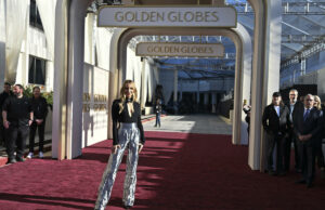 Nikki Glaser organiza el inicio de la temporada de premios mientras 'Emilia Pérez' y 'Wicked' buscan llevarse trofeos a casa