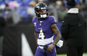 El WR del Pro Bowl de los Ravens, Zay Flowers, sale de la Semana 18 con una lesión en la rodilla