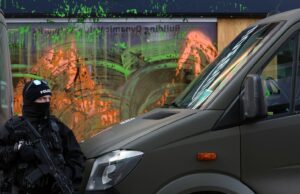 Activistas climáticos de Davos pintan de verde la base del Amazonas e interrumpen los helicópteros