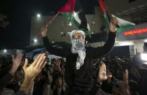 Israel intensifica los ataques contra Gaza mientras los líderes mundiales elogian el acuerdo de alto el fuego de Hamás