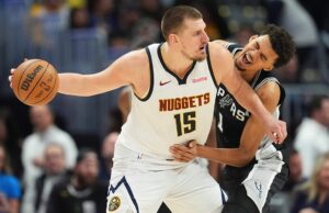 Jokic y Nuggets vencieron a los Spurs 122-111 en tiempo extra