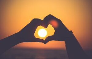 Lifestyle News Live hoy 28 de enero de 2025: ¿Qué es solo poliamor? Nueva tendencia de relación extraña que está redefiniendo el amor y el compromiso