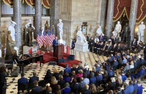 De nuestras oraciones a lo divino, las mejores intenciones para un mundo incierto • Kansas Reflector