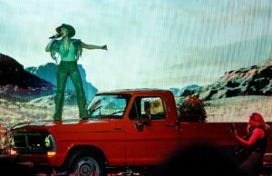 La artista country Lainey Wilson revela historias 'desgarradoras' detrás de su éxito