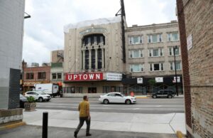 El Teatro de la Uptown está siendo pasado por alto cuando los ojos se vuelven hacia West Loop