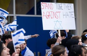 El aumento global del antisemitismo deja aislada a la comunidad judía, dice rabino que el mundo se encuentra en “un punto de inflexión”